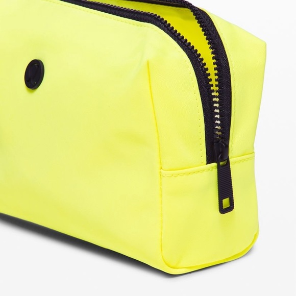 Lululemon Easy As Sunday Tote Bundle - Picture 14 of 16